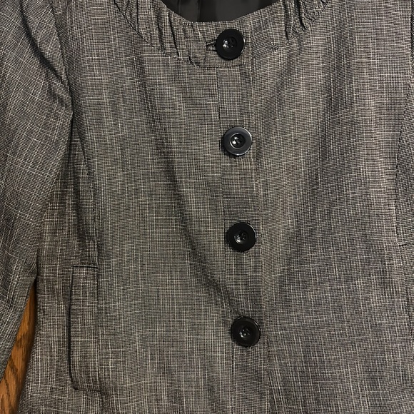 EUC JESSICA WOMENS SZ 12 2 pce suit in neutral bl/white/charcoal - Picture 4 of 14